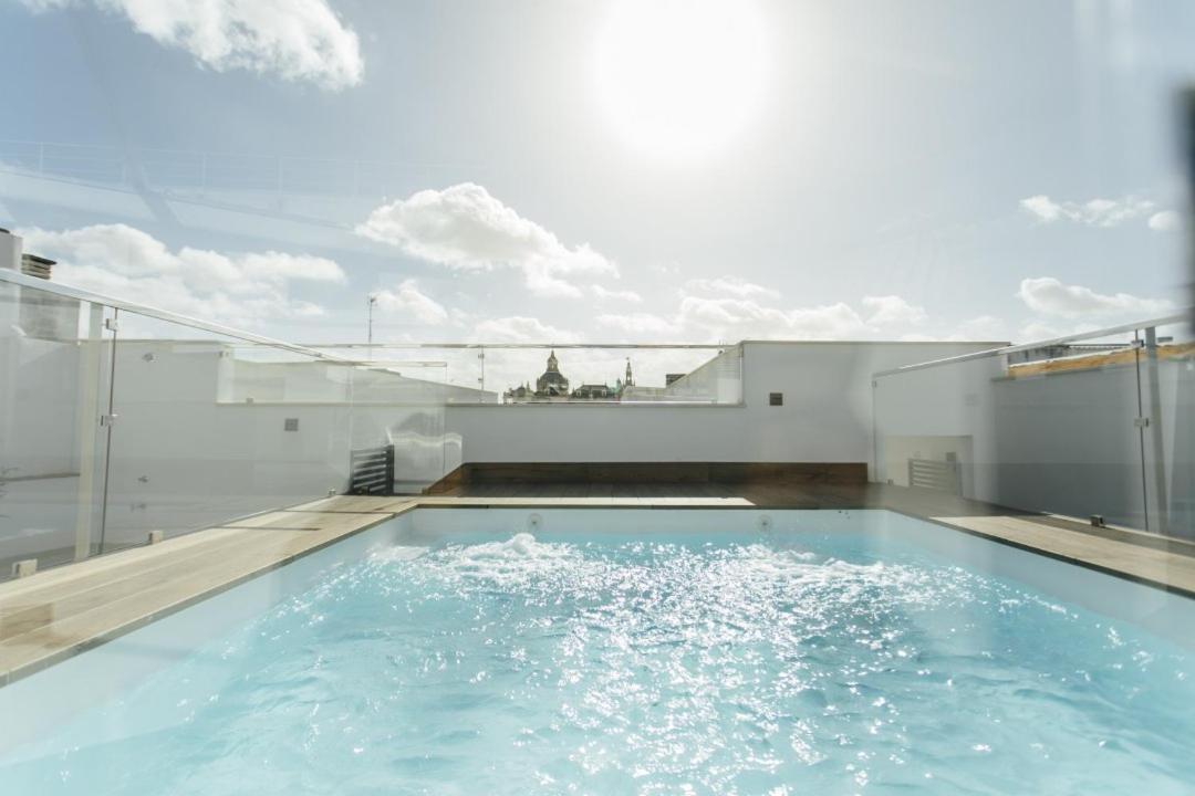 Modern With Seasonal Swimming Pool- 1bd 1bth- Goyeneta Apartamento Sevilla